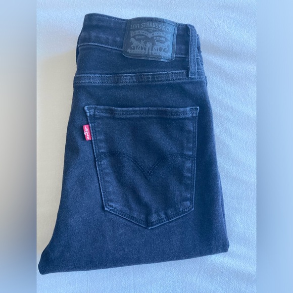 Levi’s high rise skinny jeans - Picture 2 of 6